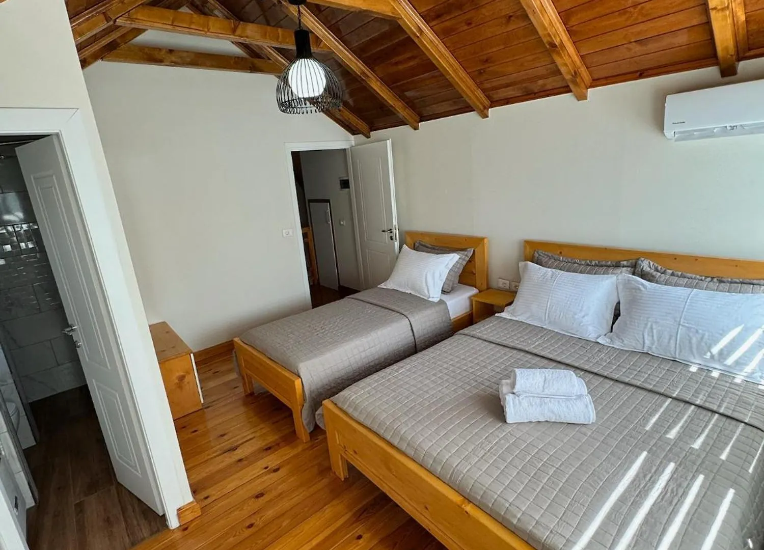 Villa Sana Rooms Пермети