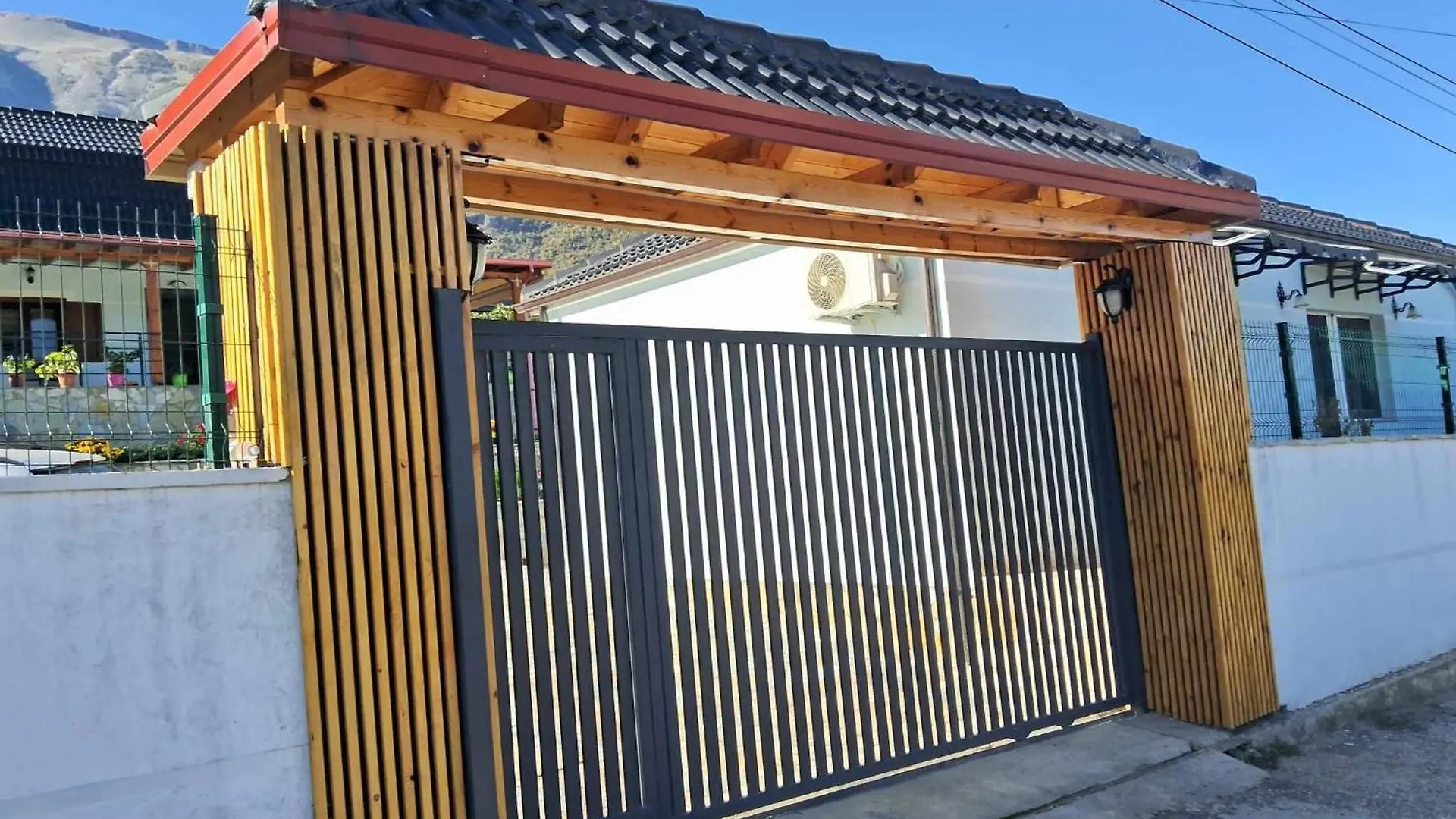 Villa Sana Rooms Пермети Гостевой дом